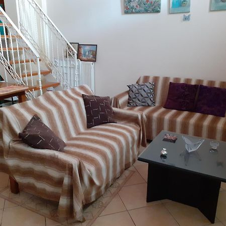 Tzil Home Kyparissia Bagian luar foto