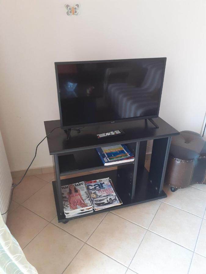 Tzil Home Kyparissia Bagian luar foto