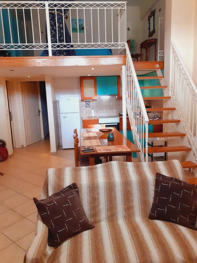 Tzil Home Kyparissia Bagian luar foto