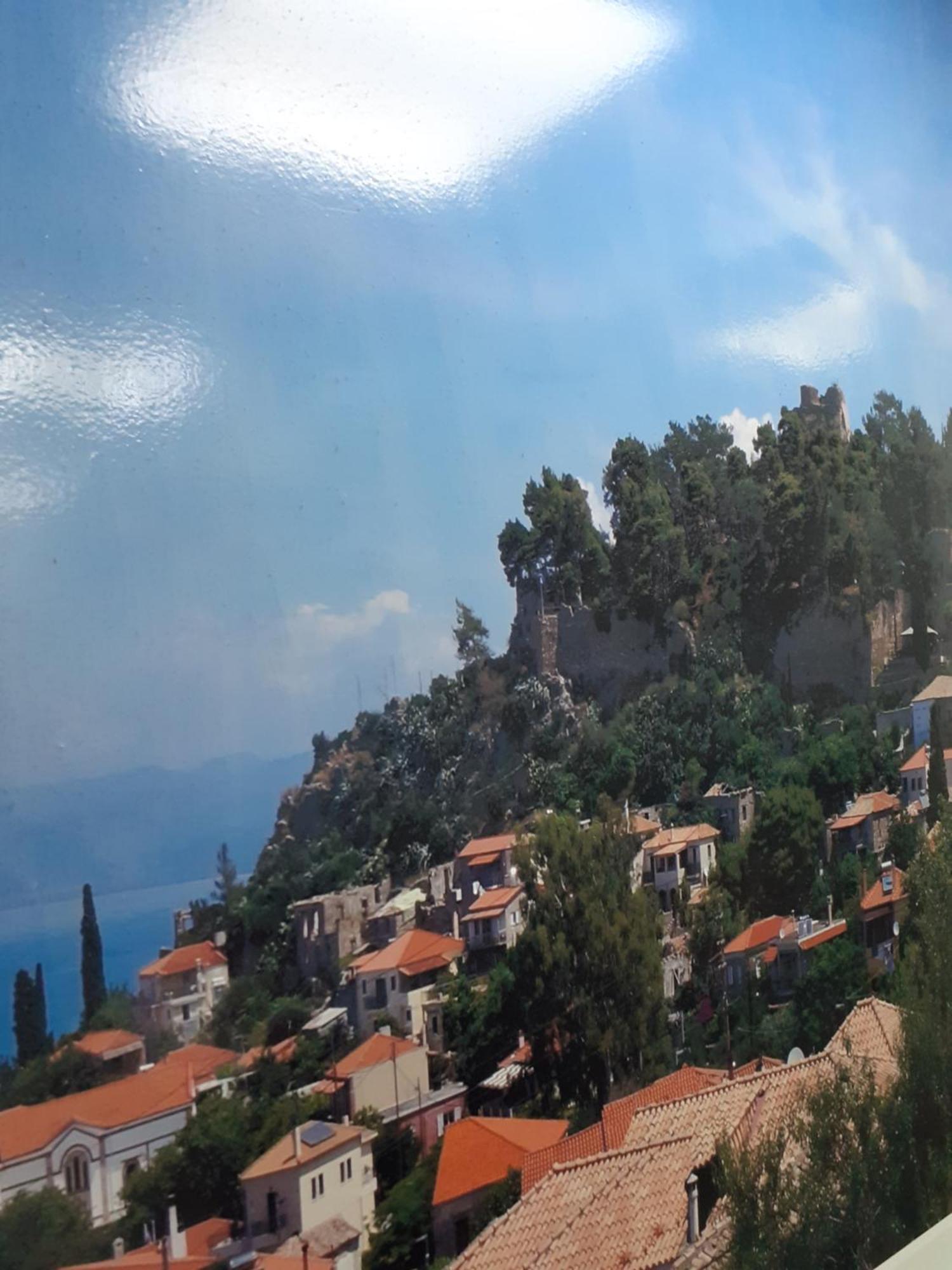 Tzil Home Kyparissia Bagian luar foto