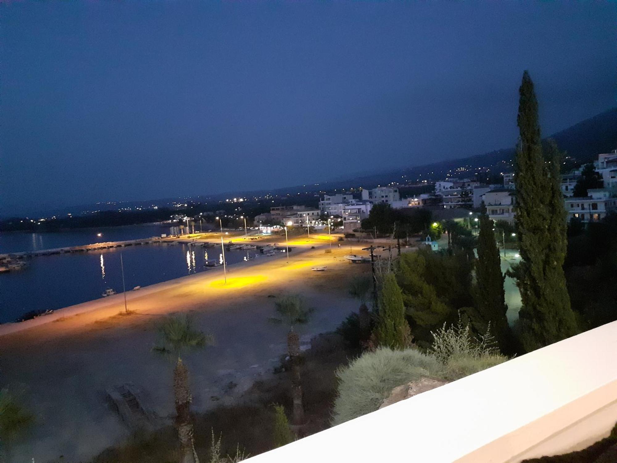 Tzil Home Kyparissia Bagian luar foto